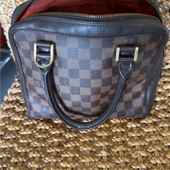 PRICE DROP!
Authentic Louis Vuitton Damier Ebene handbag - pre-loved. - Picture 2 of 8